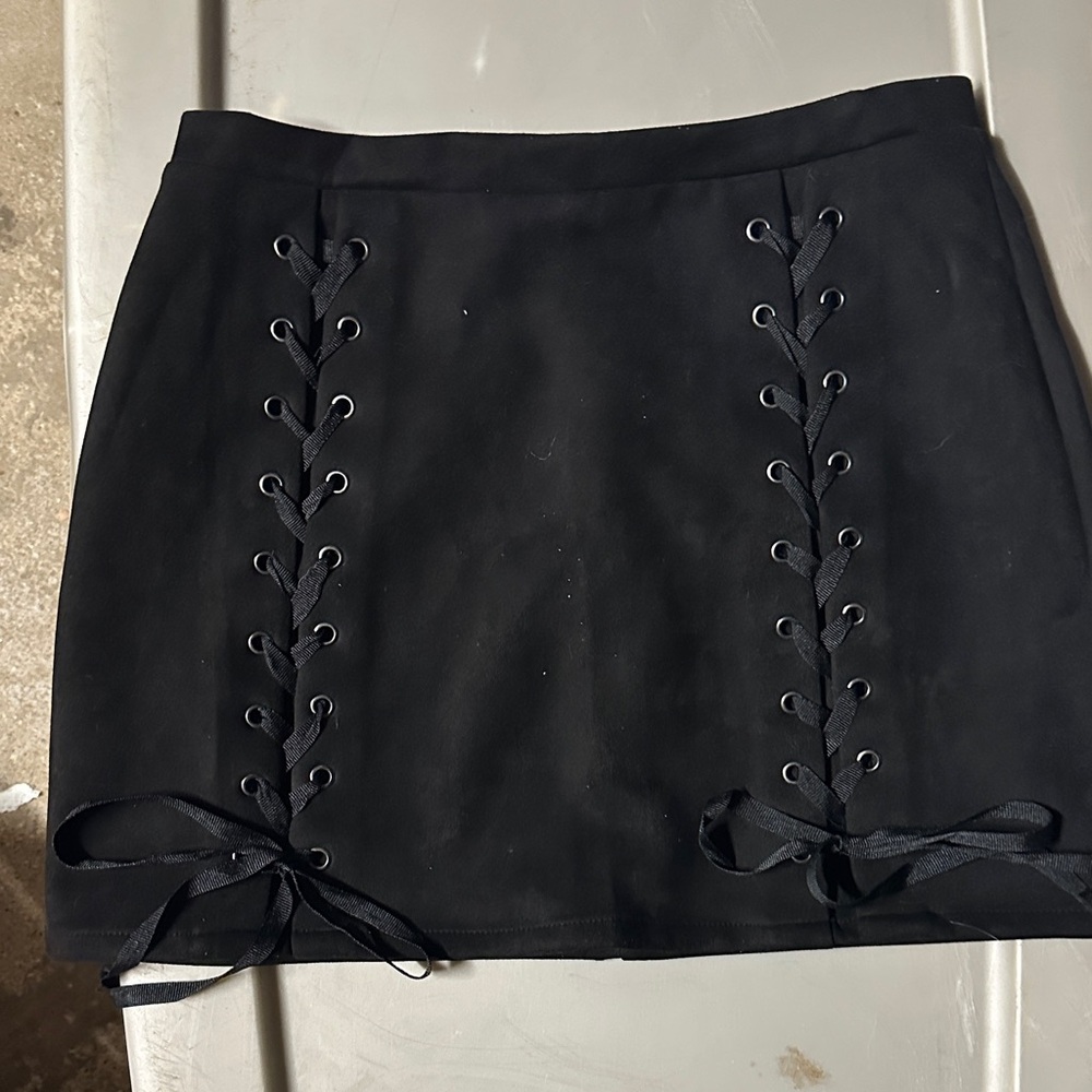 Elegant Black Lace-Up Skirt Suede feel
